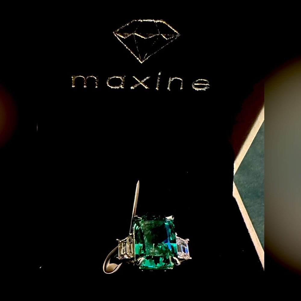 Stunning 5.0ct Three Stone Paraiba Tourmaline Radiant Cut Engagement Ring size 6
